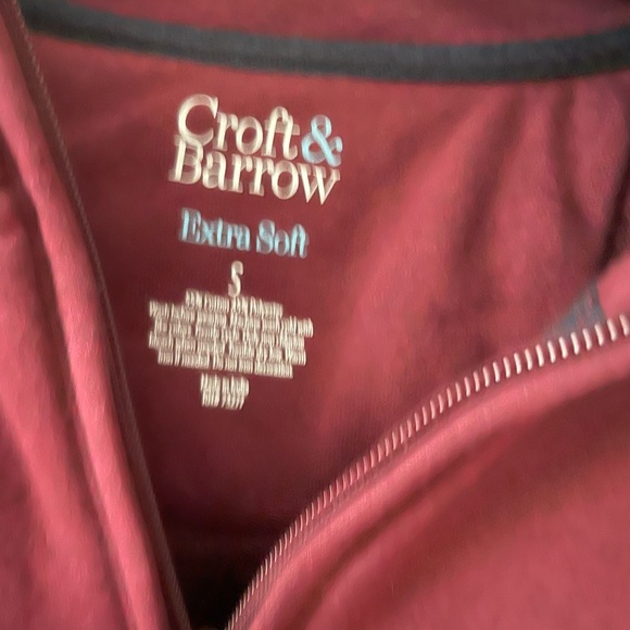 Croft and Barrow Extra soft half zip pullover-like new- burgundy- size small - Picture 2 of 3